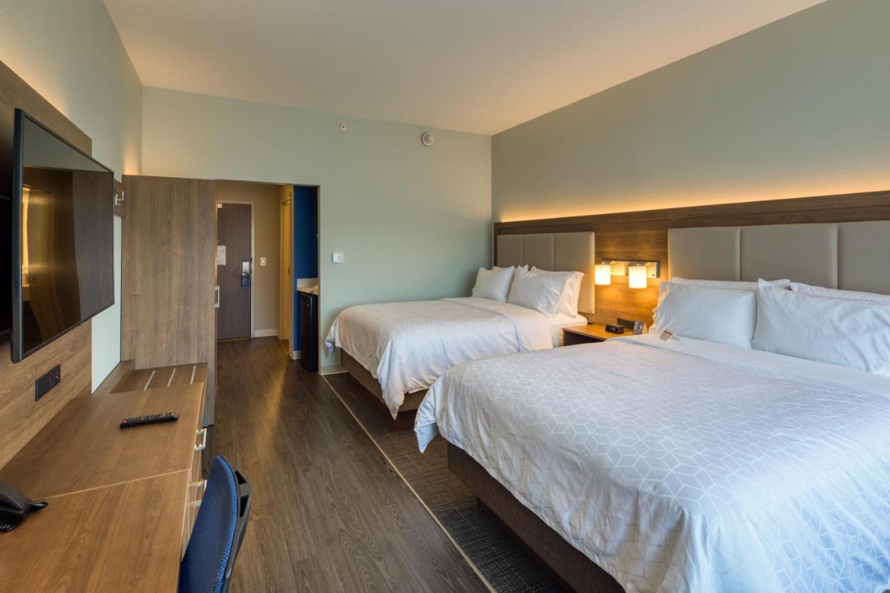 2 Queen Standard Room City View