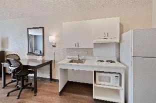 Queen studio with 1 Queen Bed - Disability Access/Non-Smoking