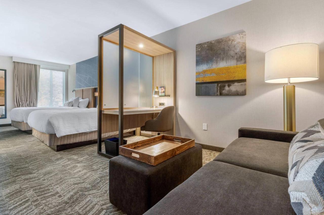 Queen Suite with Trundle Bed - Hearing Accessible,1686341294:JPEG