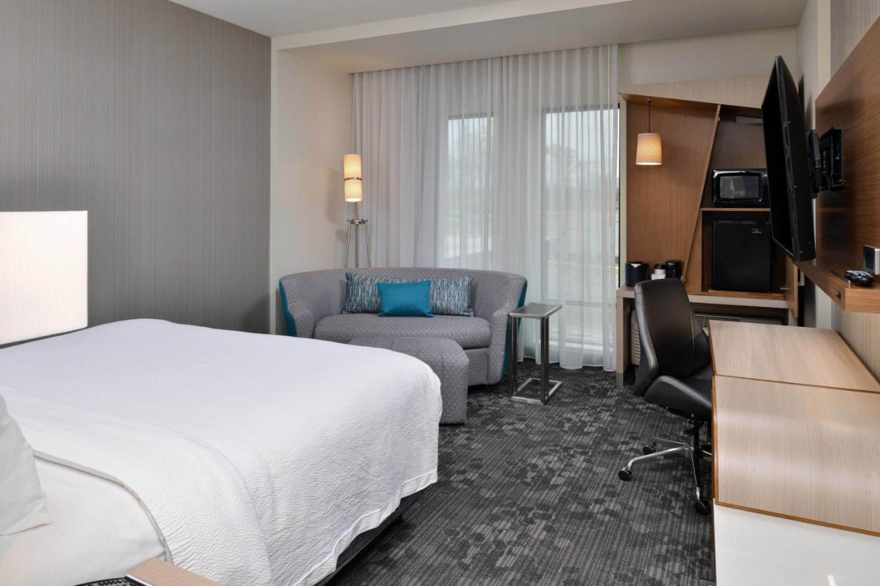 King Room with Bathtub - Mobility Access