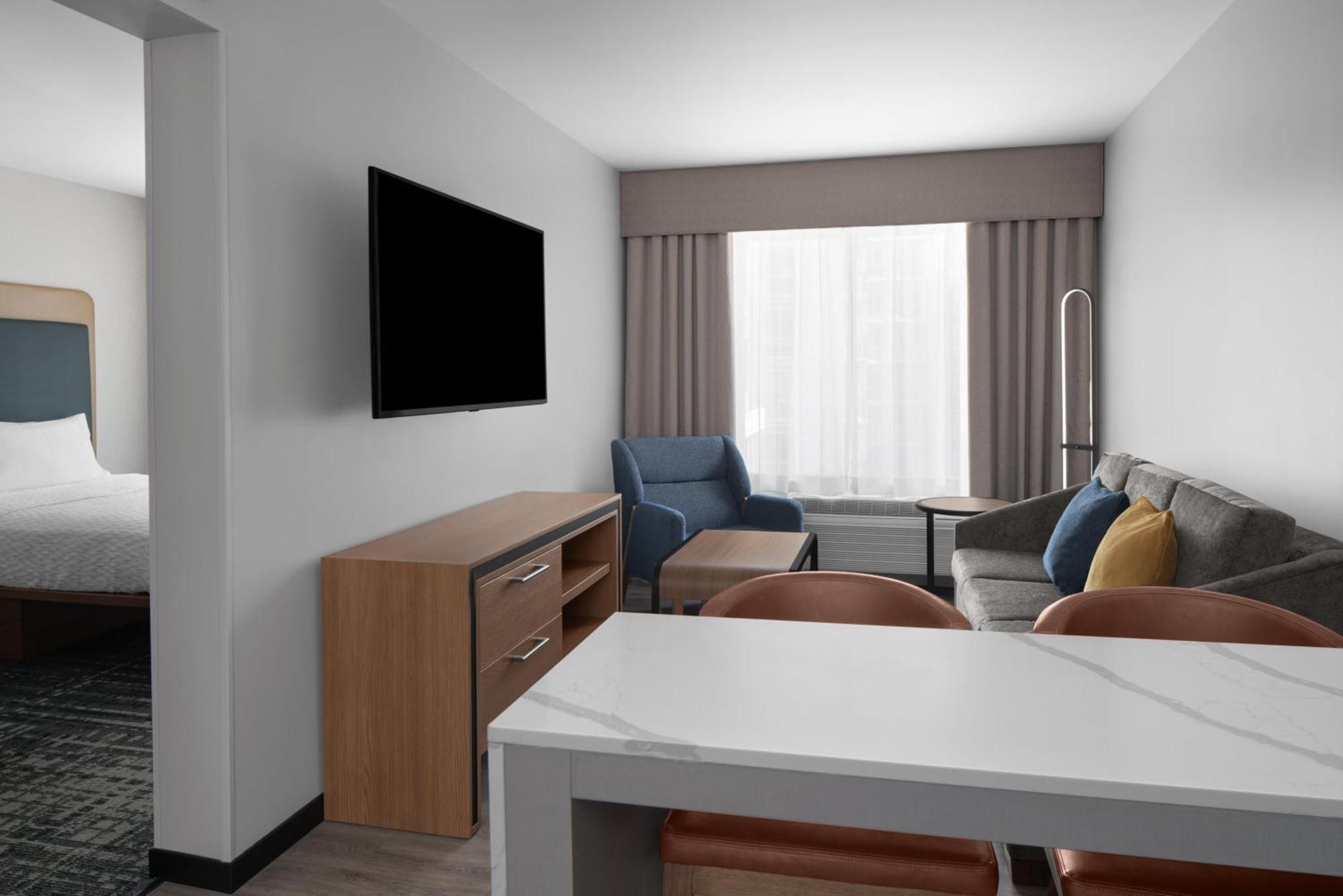 One-Bedroom Queen Suite with Two Queen Beds