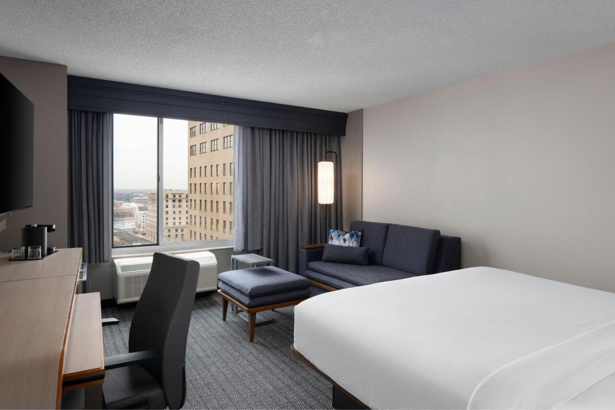 Executive King Room,1697085387:JPEG