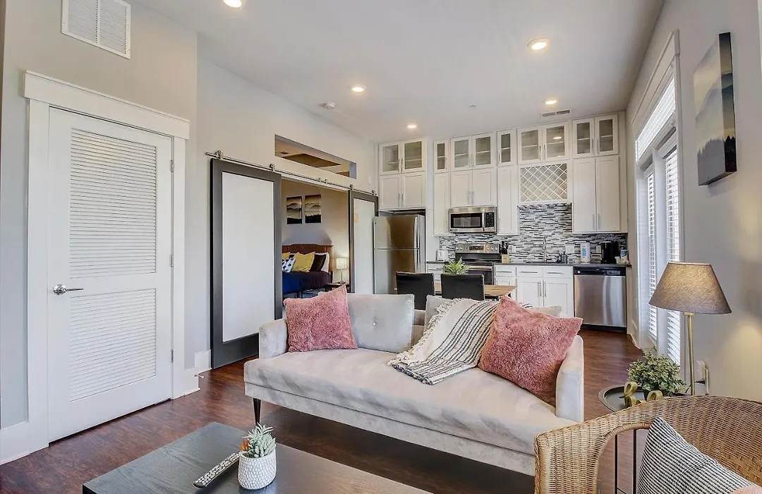 Frontdesk Village At Commonwealth Apts Plaza Midwood Charlotte-1
