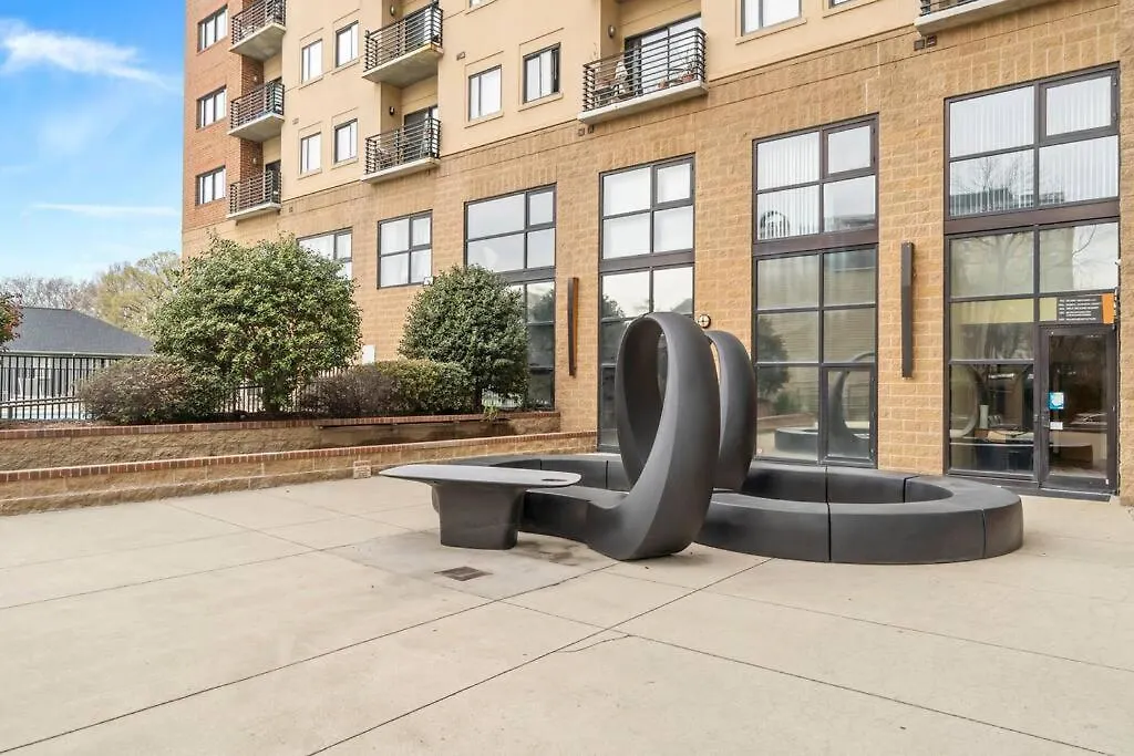 Cozy Condo @ Charlotte Nc! W/Pool- Walk To Uptown-1