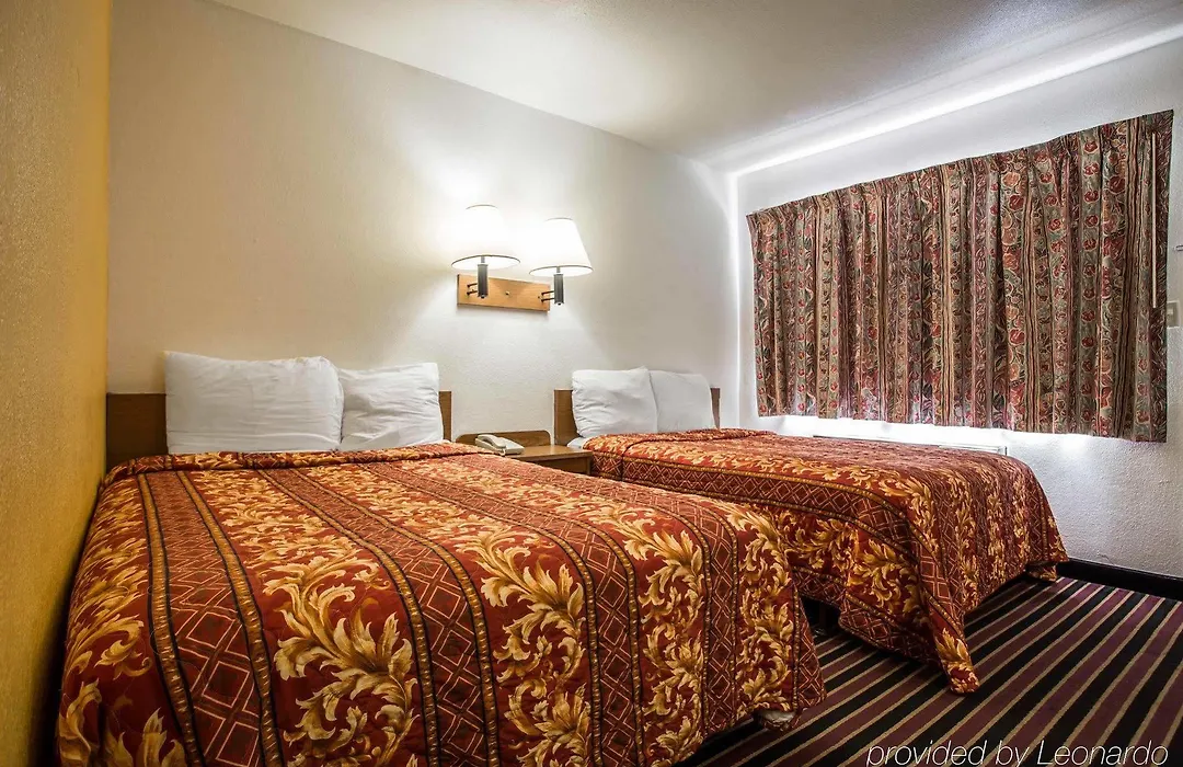 Rodeway Inn Charlotte-1