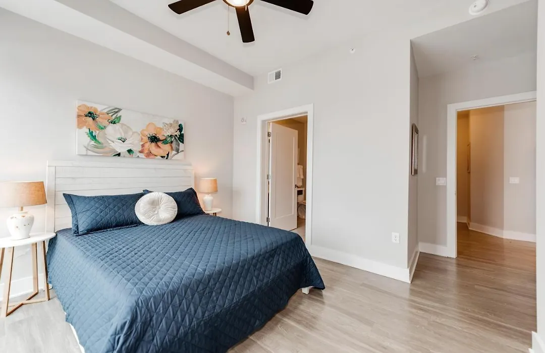 Heaven In Charlotte Fully Furnished Apartments-1