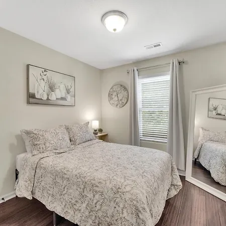 Cozy Home Close To Airport, Downtown, & Us Whitewater Center-3