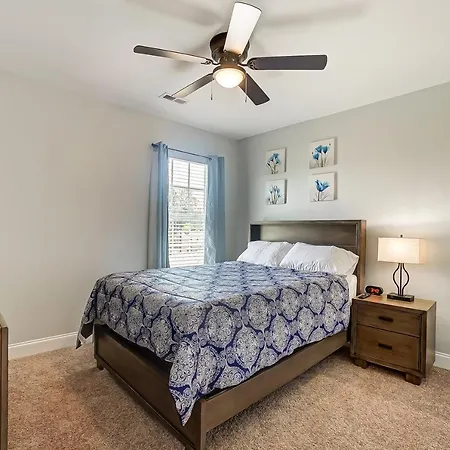 New!! Cozy Home In Charlotte, Near White Water Center, Uptown & Airport!-3