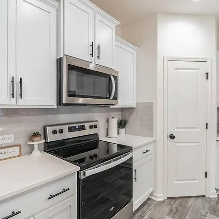 Gorgeous New Townhome/Charlotte!-3