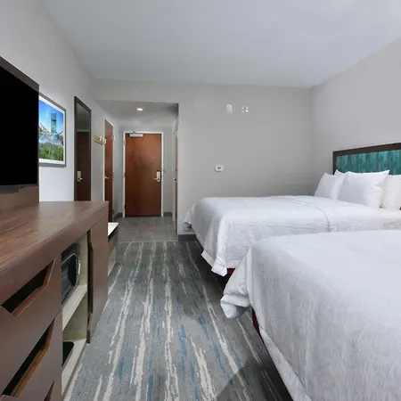 Hampton Inn & Suites Charlotte North I 485-3