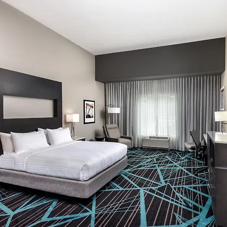 Holiday Inn Express & Suites - Charlotte Airport By Ihg-3