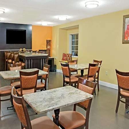 Microtel Inn By Wyndham University Place-2