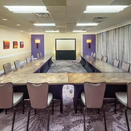 Hilton Charlotte Uptown-3