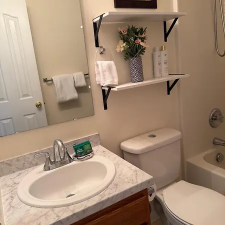 Beautiful Bed And Bath In Charlotte-3