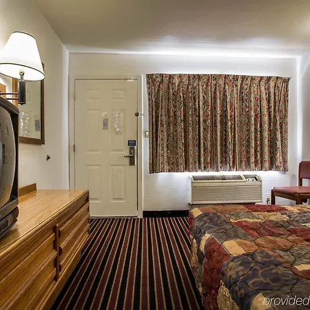 Rodeway Inn Charlotte-2