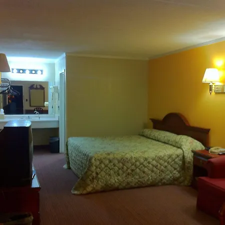Budget Inn Charlotte-3