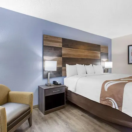 Quality Inn Airport-Near Uptown-2